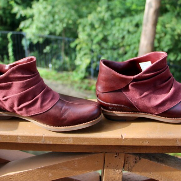Merrells short bootie, red wine color, size 9.5 - Picture 4 of 6